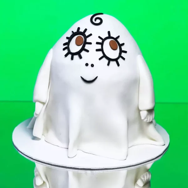 gateau anniversaire rigolo pour 30 personnes a la vanille en forme de fantôme