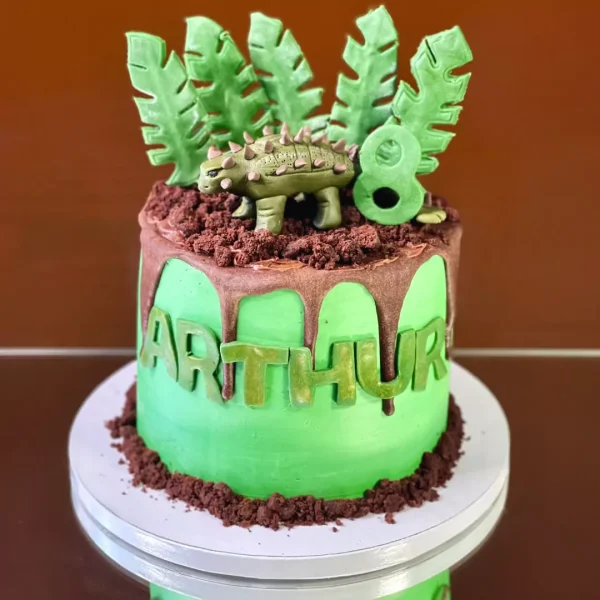 gateau au chocolat et crème au beurre decoration dinosaure pour garçon de 10 ans facile et simple