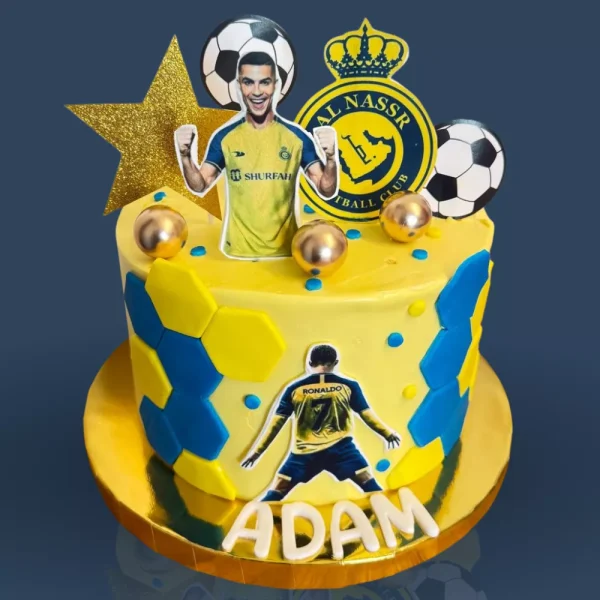 Gâteau football Ronaldo avec logo Al Nassr, cake d’anniversaire sur mesure fan de foot Genève Lausanne.